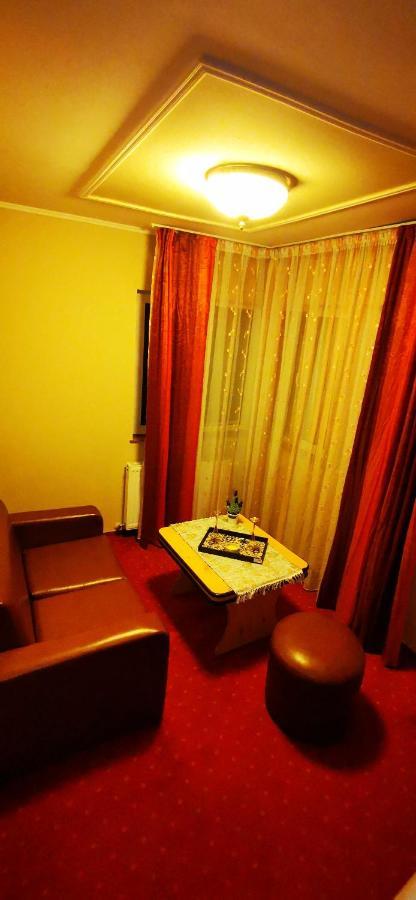 Hotel All Times Timisu de Jos Buitenkant foto