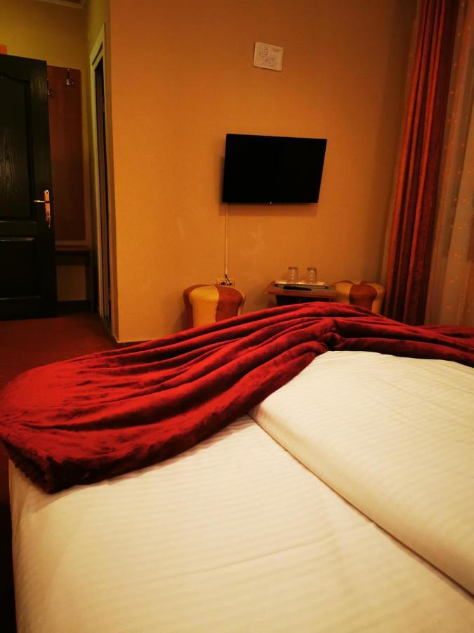 Hotel All Times Timisu de Jos Buitenkant foto