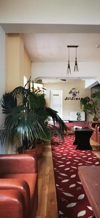 Hotel All Times Timisu de Jos Buitenkant foto